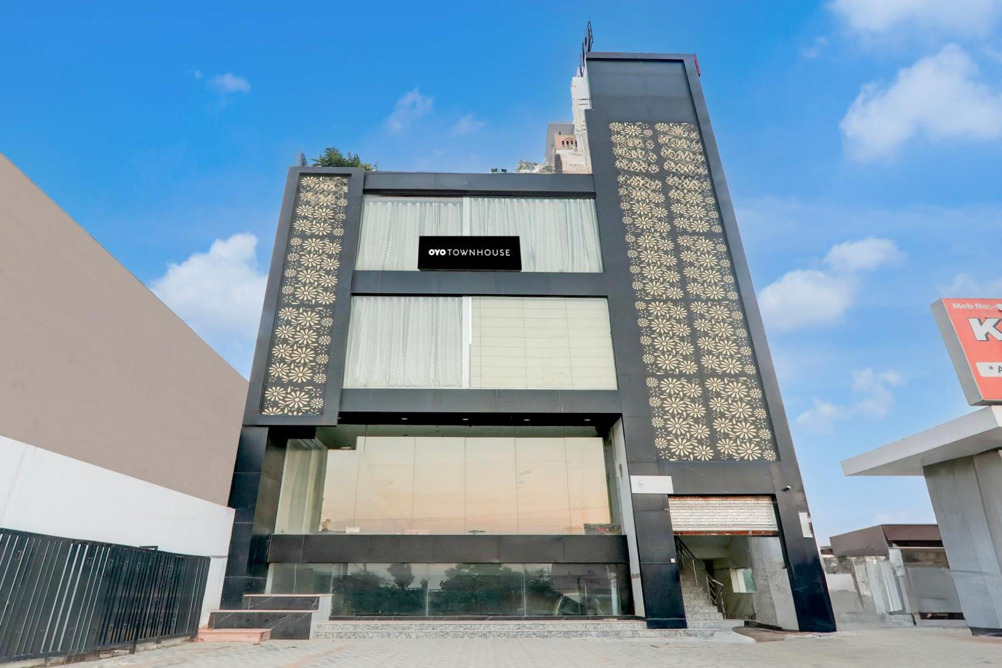 Super Hotel O Banthara Near Airport Banthra Sikandarpur 외부 사진
