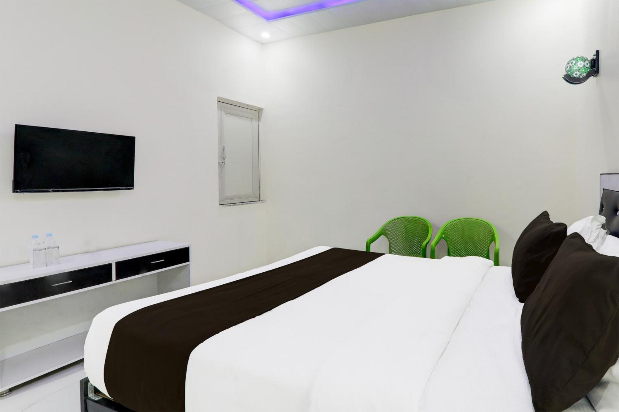 Super Hotel O Banthara Near Airport Banthra Sikandarpur 외부 사진