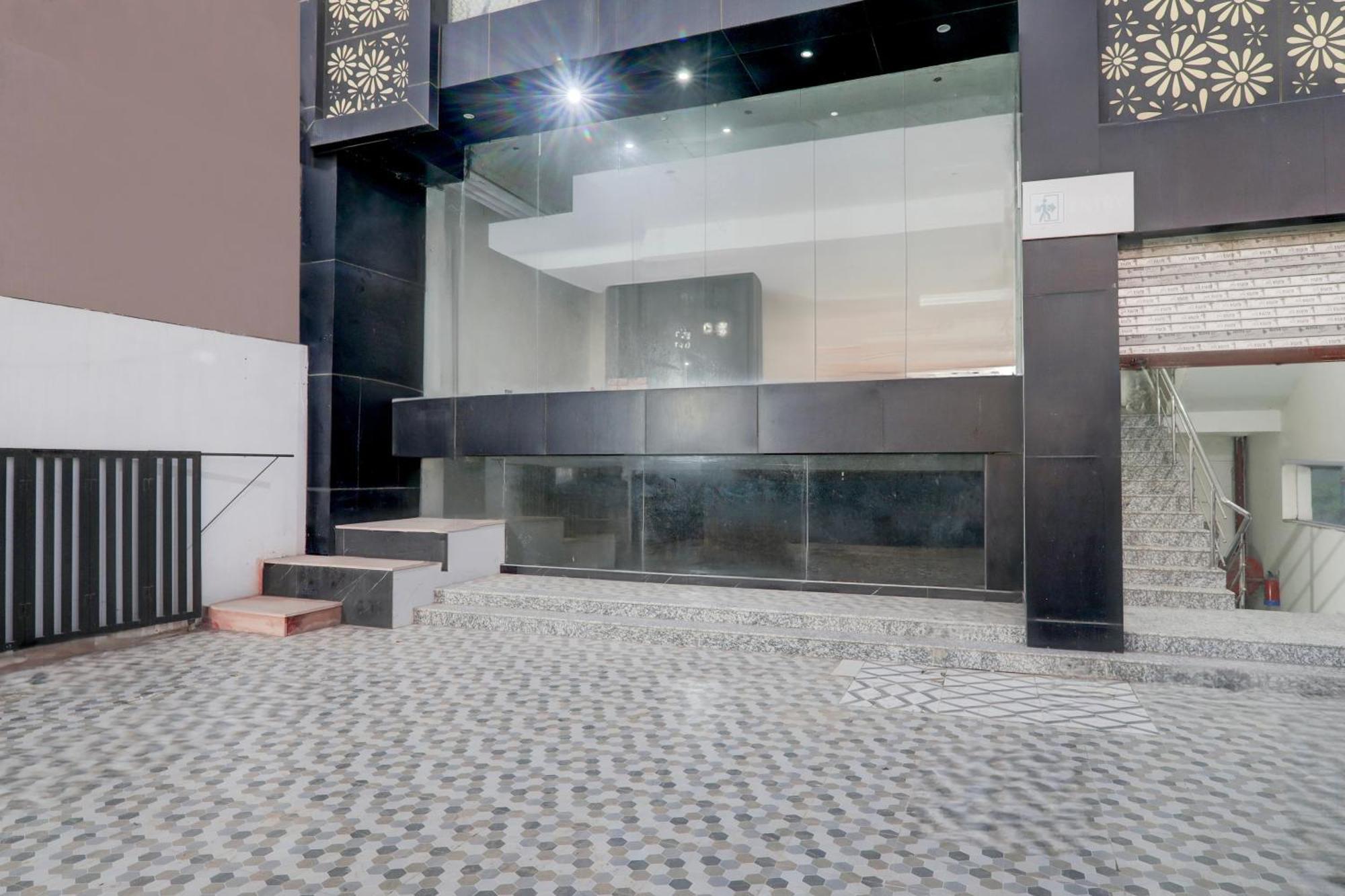 Super Hotel O Banthara Near Airport Banthra Sikandarpur 외부 사진