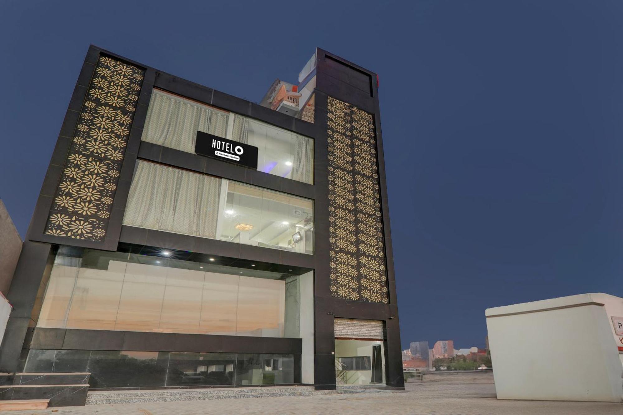 Super Hotel O Banthara Near Airport Banthra Sikandarpur 외부 사진