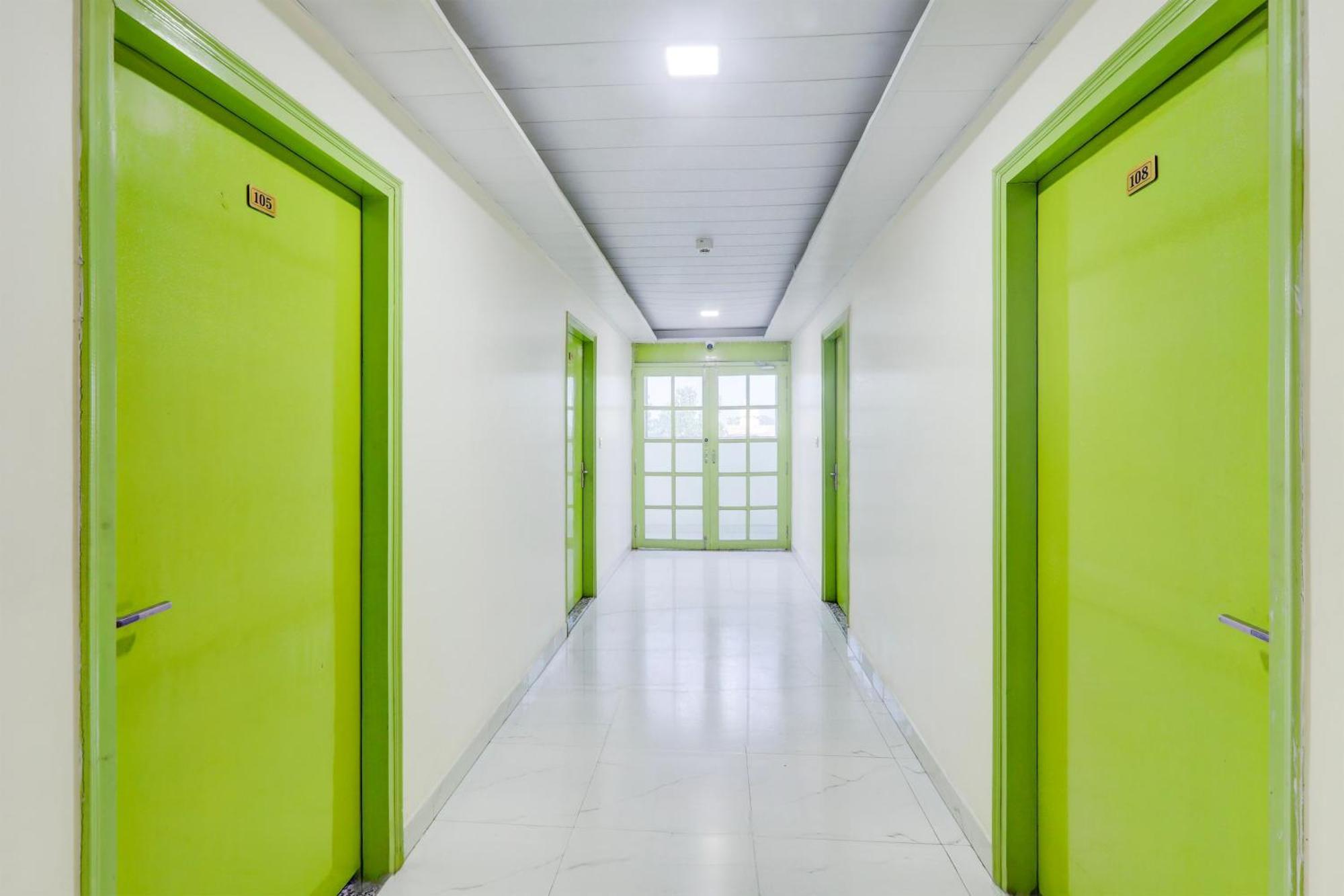 Super Hotel O Banthara Near Airport Banthra Sikandarpur 외부 사진