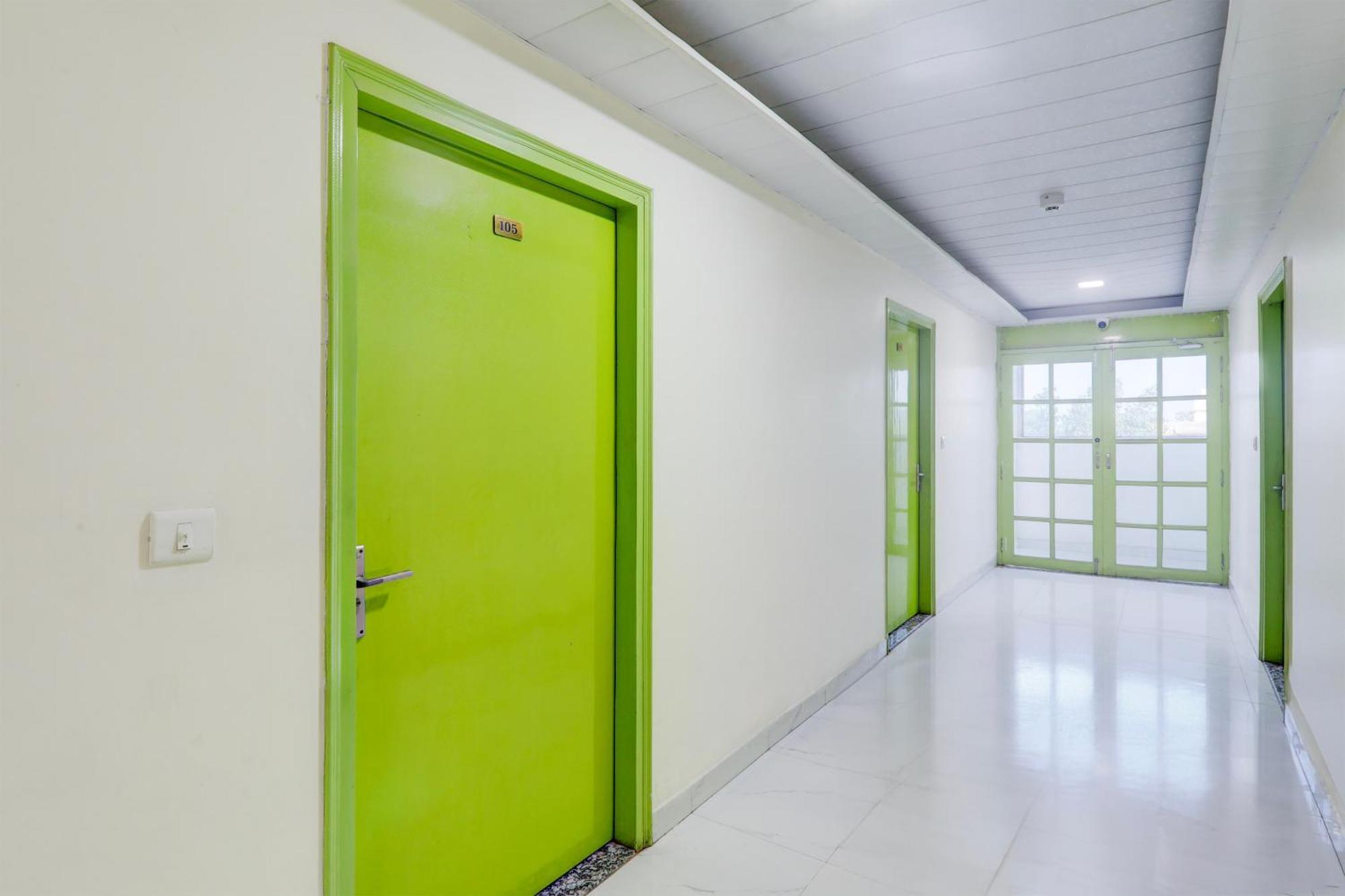 Super Hotel O Banthara Near Airport Banthra Sikandarpur 외부 사진